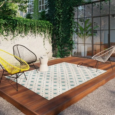 5' X 7' Quatrefoil Outdoor Rug Aqua - Opalhouse⢠- Image 3